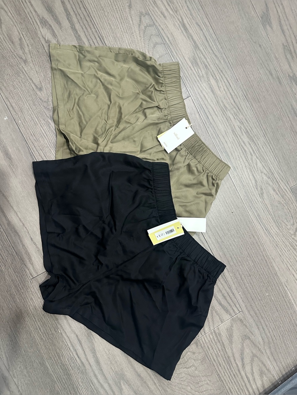 Wilfred Two-Pack Satin-Like Elastic Waist Shorts in Olive and Black